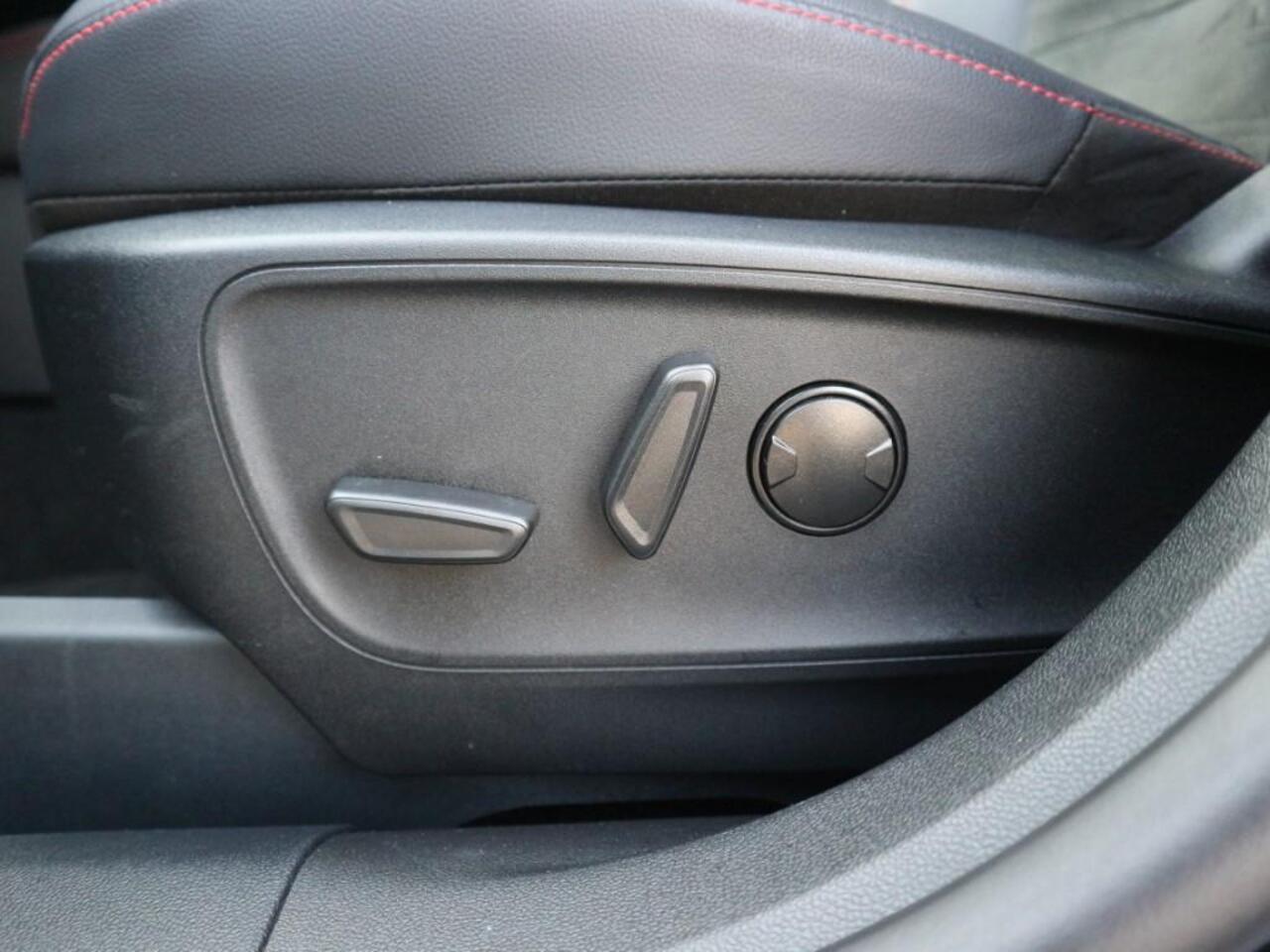 Ford KUGA 2.5 PHEV ST-Line X * TREKHAAK EL. * ADAP CRUISE * PANO * WINTER *