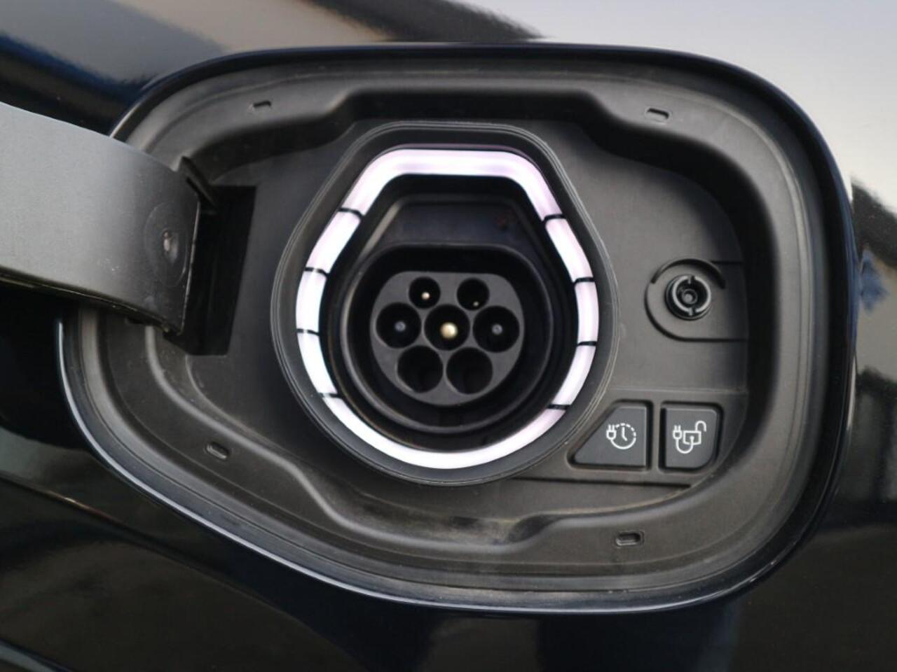 Ford KUGA 2.5 PHEV ST-Line X * TREKHAAK EL. * ADAP CRUISE * PANO * WINTER *