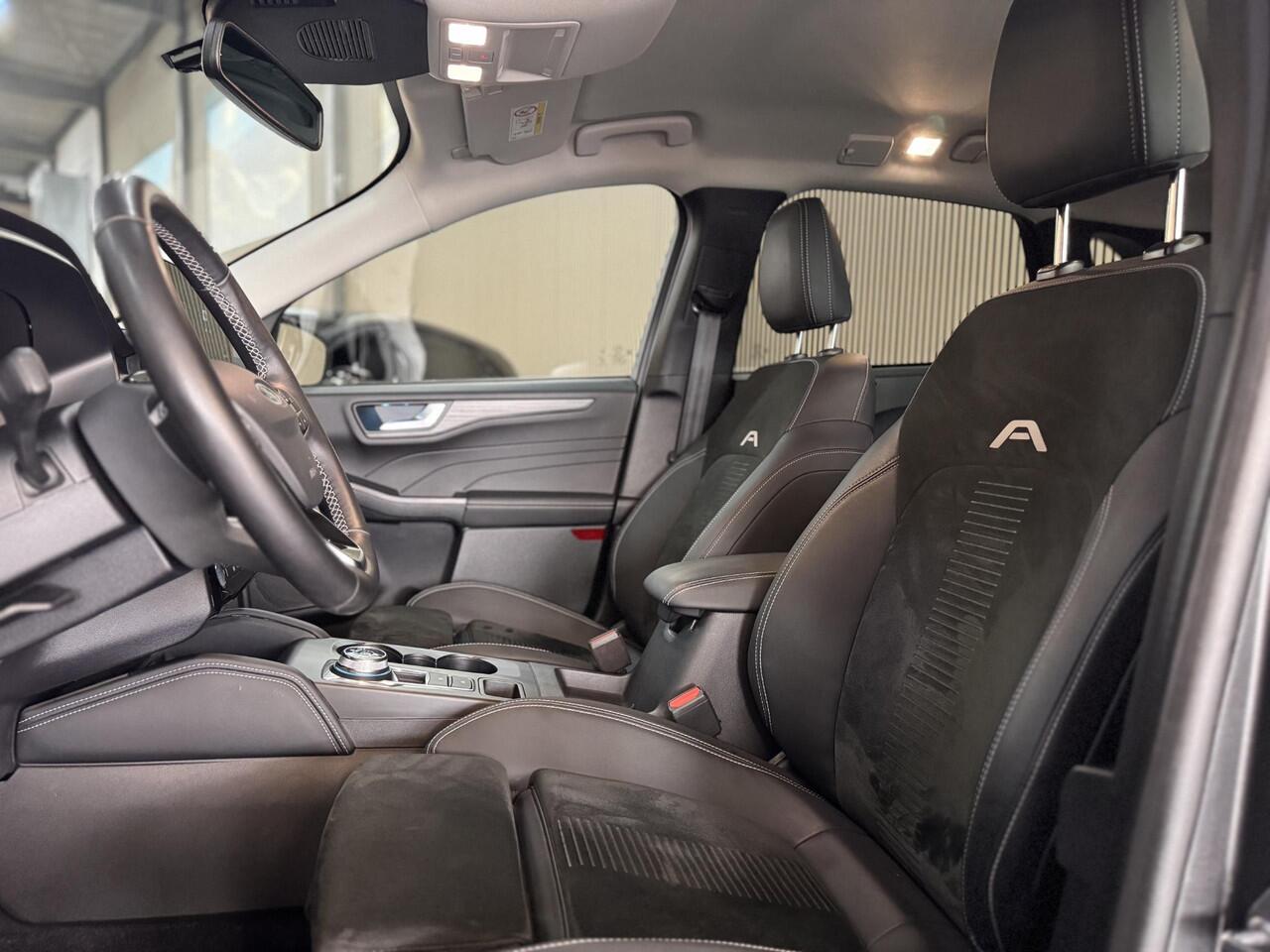 Ford KUGA 2.5 PHEV 243pk Active X Trekhaak Winter Parking pack Zwart Dak 19" LM Fabrieksgarantie