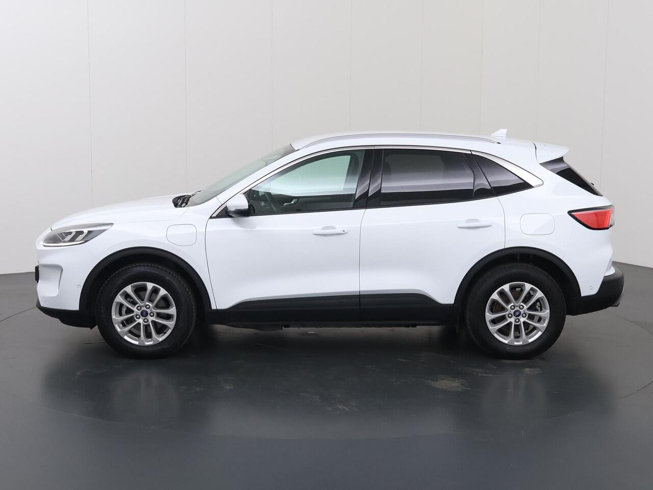 Ford KUGA 2.5 PHEV Titanium | SOH 97,1% | Winterpakket | HUD | Parkeercamera | Cruise Control Adaptief | Apple Carplay/Android Auto | Keyless Entry/Go |