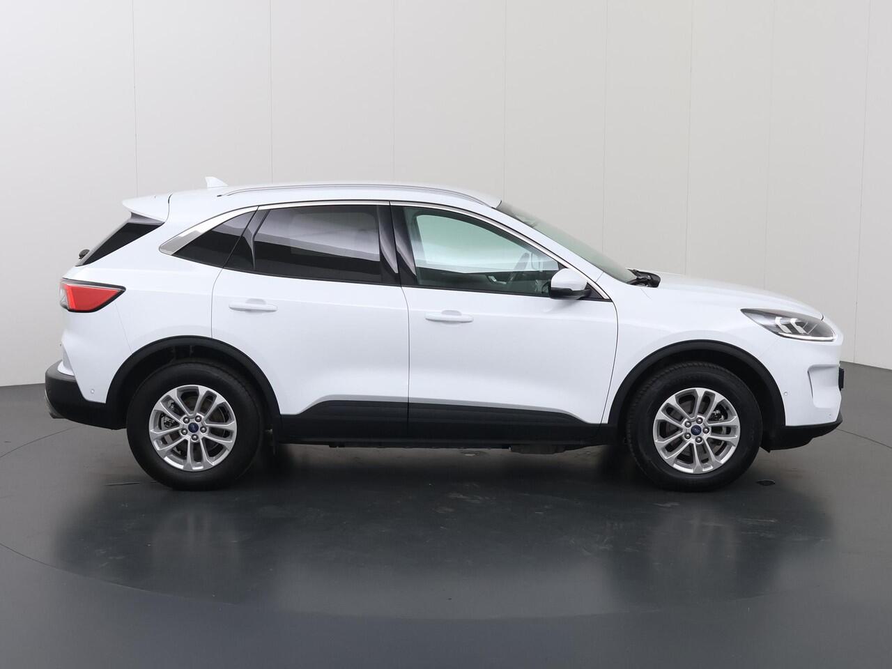 Ford KUGA 2.5 PHEV Titanium | SOH 97,1% | Winterpakket | HUD | Parkeercamera | Cruise Control Adaptief | Apple Carplay/Android Auto | Keyless Entry/Go |