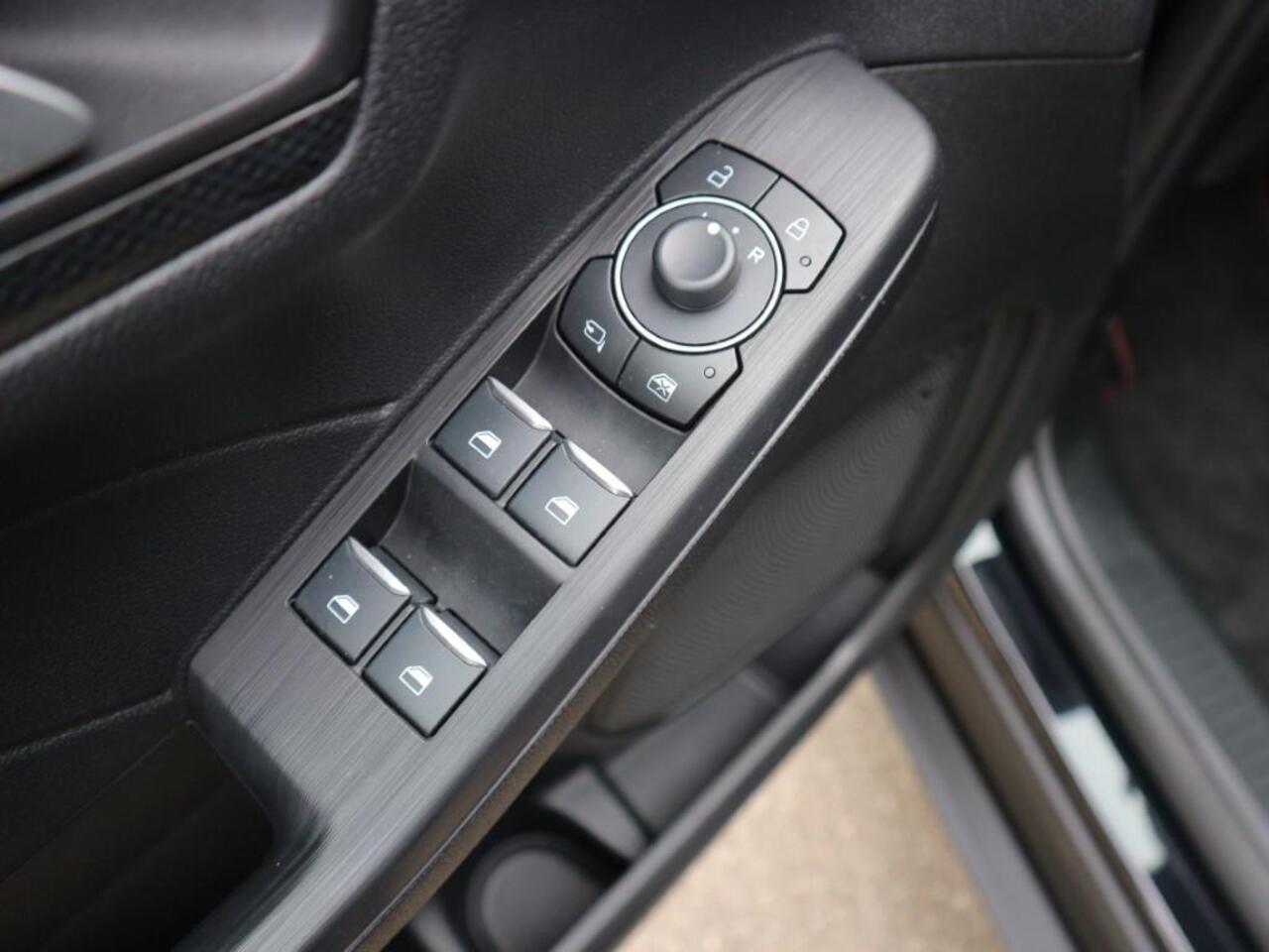 Ford KUGA 2.5 PHEV ST-Line * 225 pk * WINTERPAKKET *