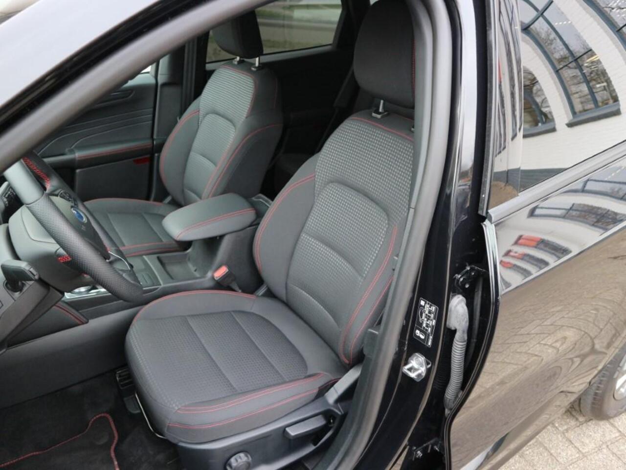 Ford KUGA 2.5 PHEV ST-Line * 225 pk * WINTERPAKKET *