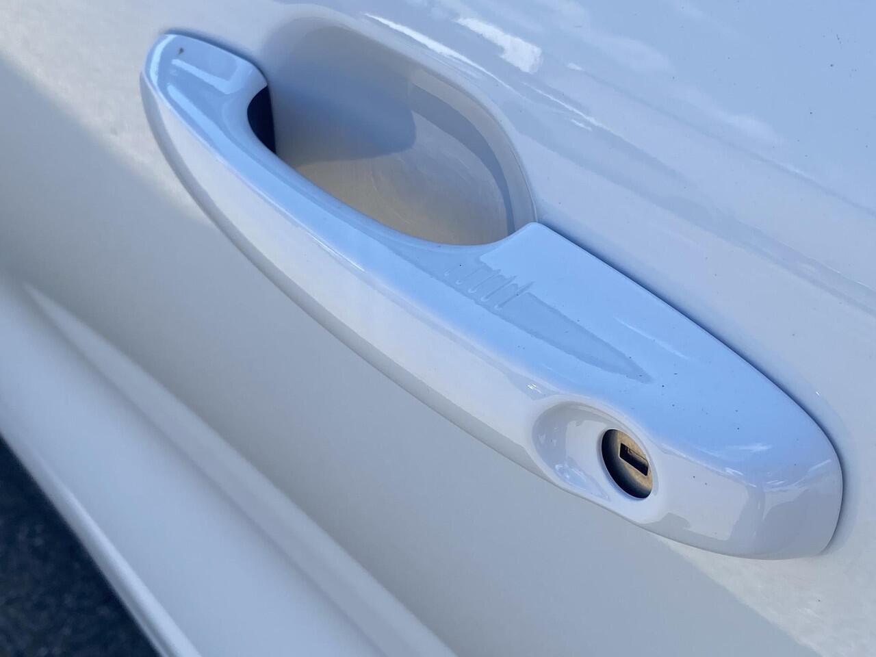 Ford KUGA 2.5 PHEV ST-Line 243 pk | Driver Assistance Pack | Wegklapbare trekhaak | 2.100 kg trekgewicht! | Winterpakket | 19 inch Licht metalen Velgen | ¤4.000,- prijsvoordeel!