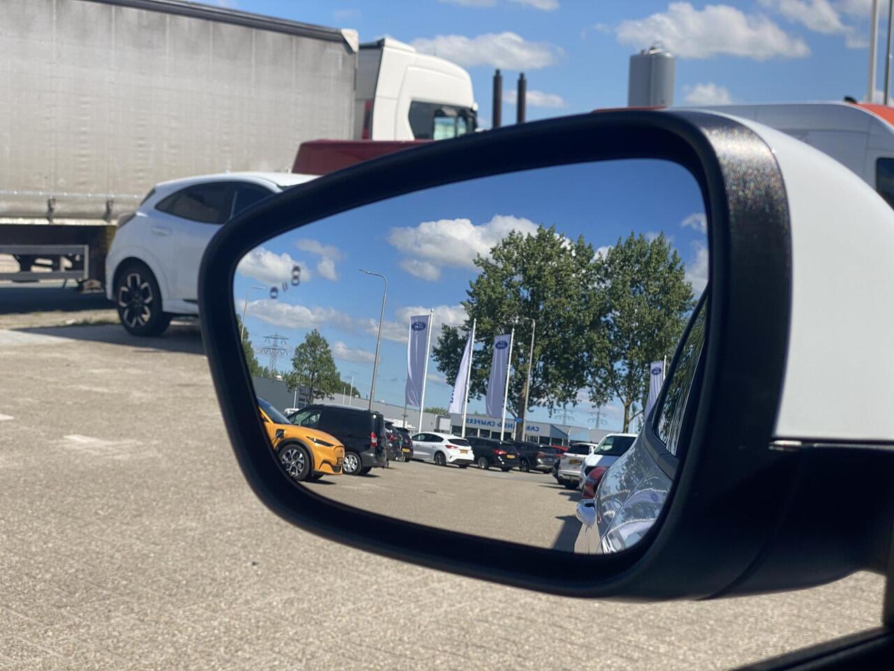 Ford KUGA 2.5 PHEV ST-Line 243 pk | Driver Assistance Pack | Wegklapbare trekhaak | 2.100 kg trekgewicht! | Winterpakket | 19 inch Licht metalen Velgen | ¤4.000,- prijsvoordeel!