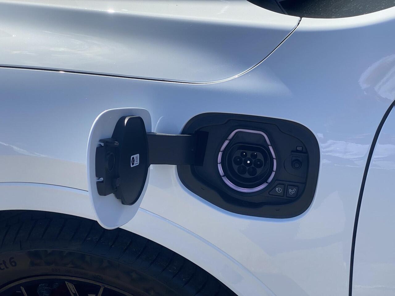 Ford KUGA 2.5 PHEV ST-Line X 243pk | Driver Assistance Pack | Black Package | Winterpack | Wegklapbare Trekhaak | AGR Stoelen