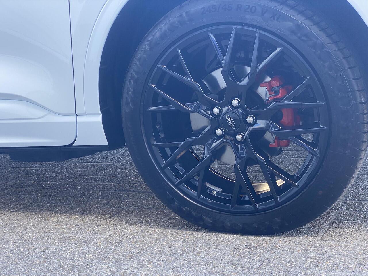 Ford KUGA 2.5 PHEV ST-Line X 243pk | Driver Assistance Pack | Black Package | Winterpack | Wegklapbare Trekhaak | AGR Stoelen