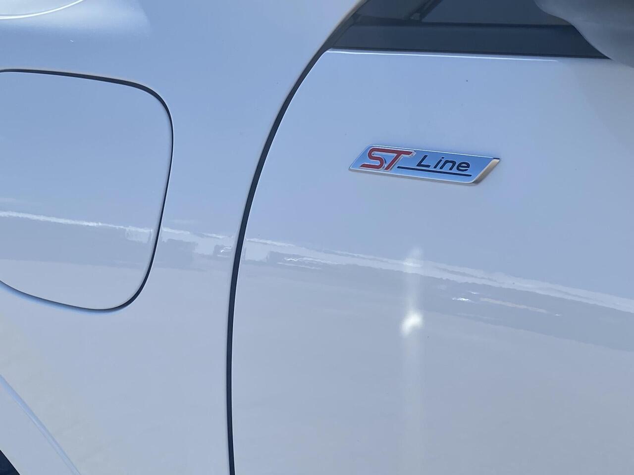 Ford KUGA 2.5 PHEV ST-Line X 243pk | Driver Assistance Pack | Black Package | Winterpack | Wegklapbare Trekhaak | AGR Stoelen