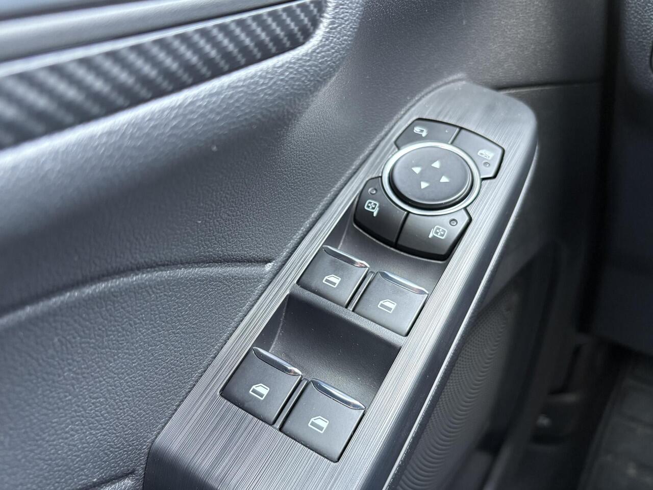 Ford KUGA 2.5 PHEV ST-Line X 243pk | Zuid | Wegklapbare trekhaak | Panoramadak | Winter Pack | Head up Display | All season banden