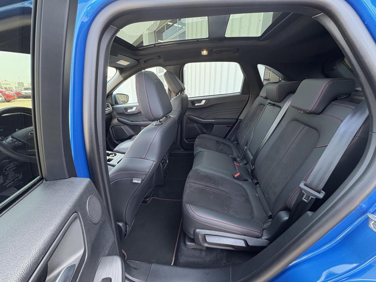 Ford KUGA 2.5 PHEV ST-Line X 243pk | Zuid | Wegklapbare trekhaak | Panoramadak | Winter Pack | Head up Display | All season banden