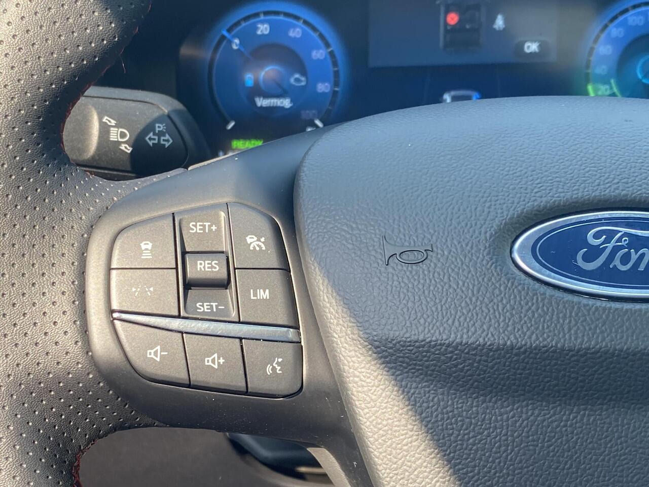 Ford KUGA 2.5 PHEV ST-Line X 243pk | Driver Assistance Pack | Winterpack | Wegklapbare Trekhaak | Matrix Led | 19 inch Licht metalen Velgen | AGR Stoelen