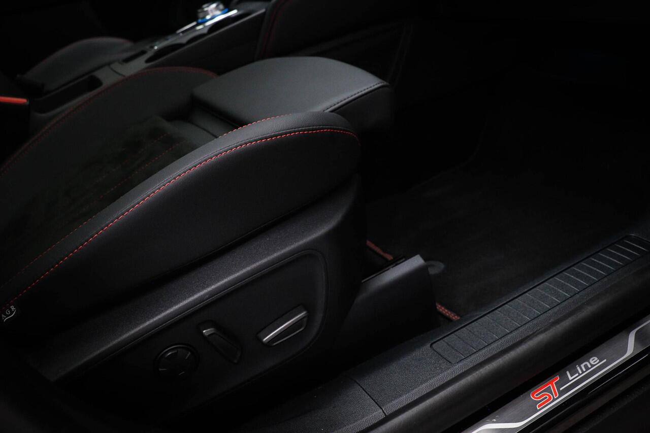 Ford KUGA 2.5 PHEV ST-Line X | PANORAMADAK | HEAD-UP DISPLAY | WINTER / TECHNOLOGY- PACK