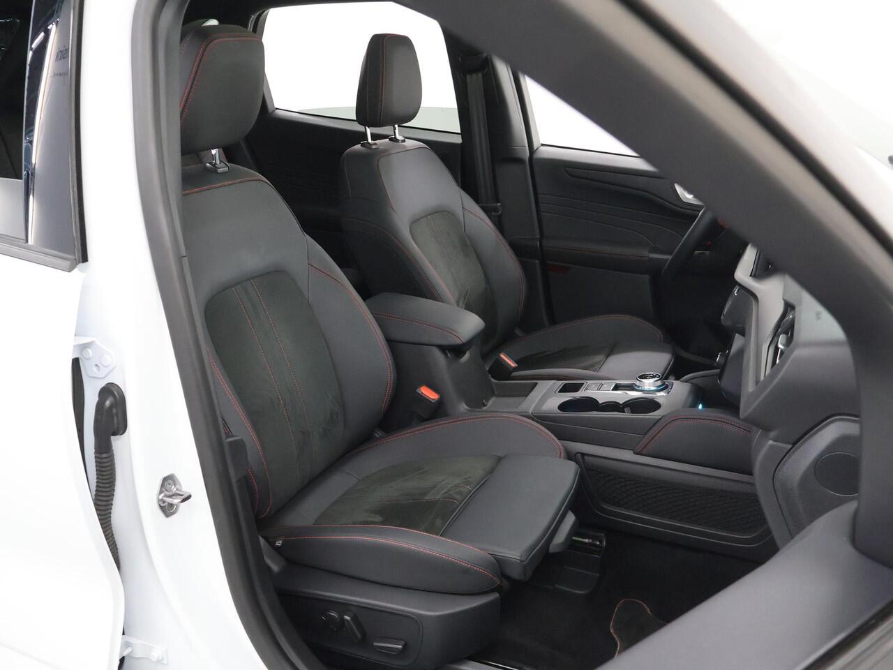 Ford KUGA 2.5 PHEV ST-Line X | Elekt. inklapbare Trekhaak | Panoramadak | Winterpakket | Head Up | Matrix Led | Cruise Control Adaptief |