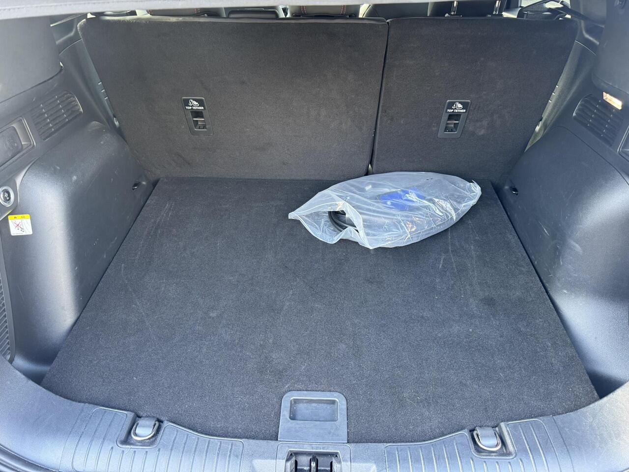 Ford KUGA 2.5 PHEV ST-Line X | SCI | 243pk | Wegklapbare trekhaak | Panoramadak | Winter Pack | Head up Display | All season banden