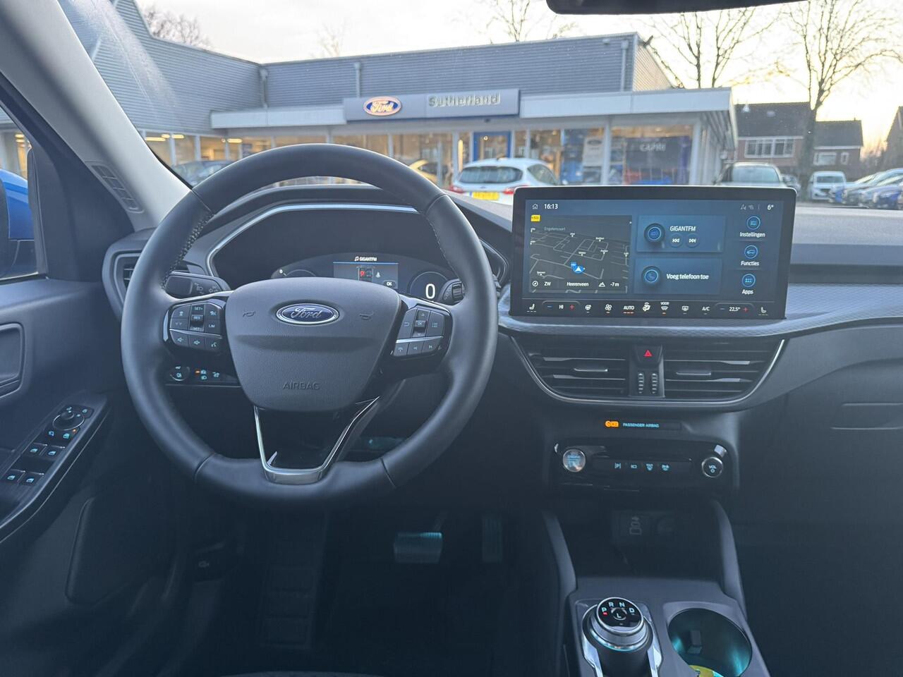 Ford KUGA 2.5 PHEV Titanium 243pk | Orig. NL auto | Adaptive cruise control | Wegklapbare trekhaak | Winter Pack | 2.100kg trekgewicht