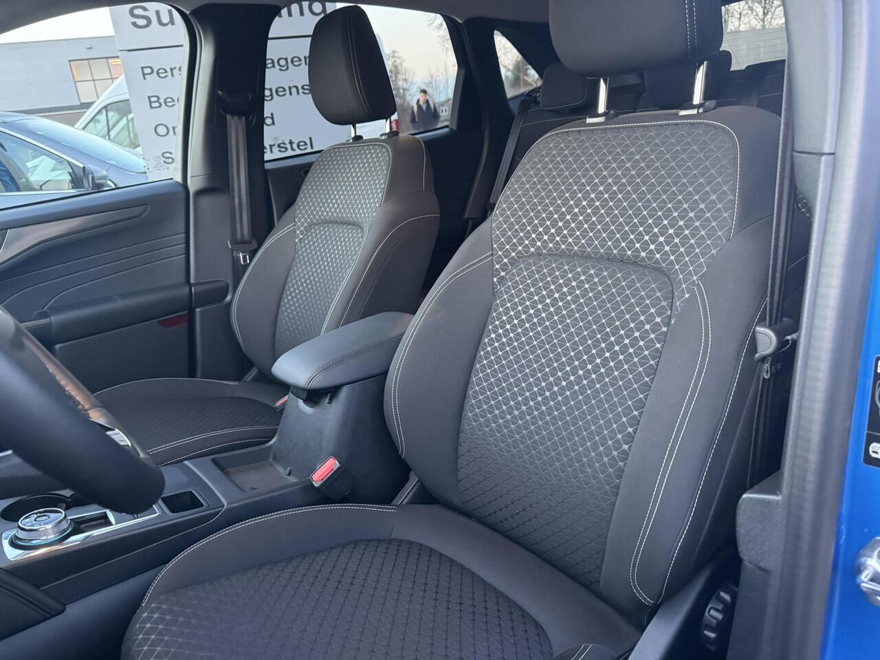 Ford KUGA 2.5 PHEV Titanium 243pk | Orig. NL auto | Adaptive cruise control | Wegklapbare trekhaak | Winter Pack | 2.100kg trekgewicht