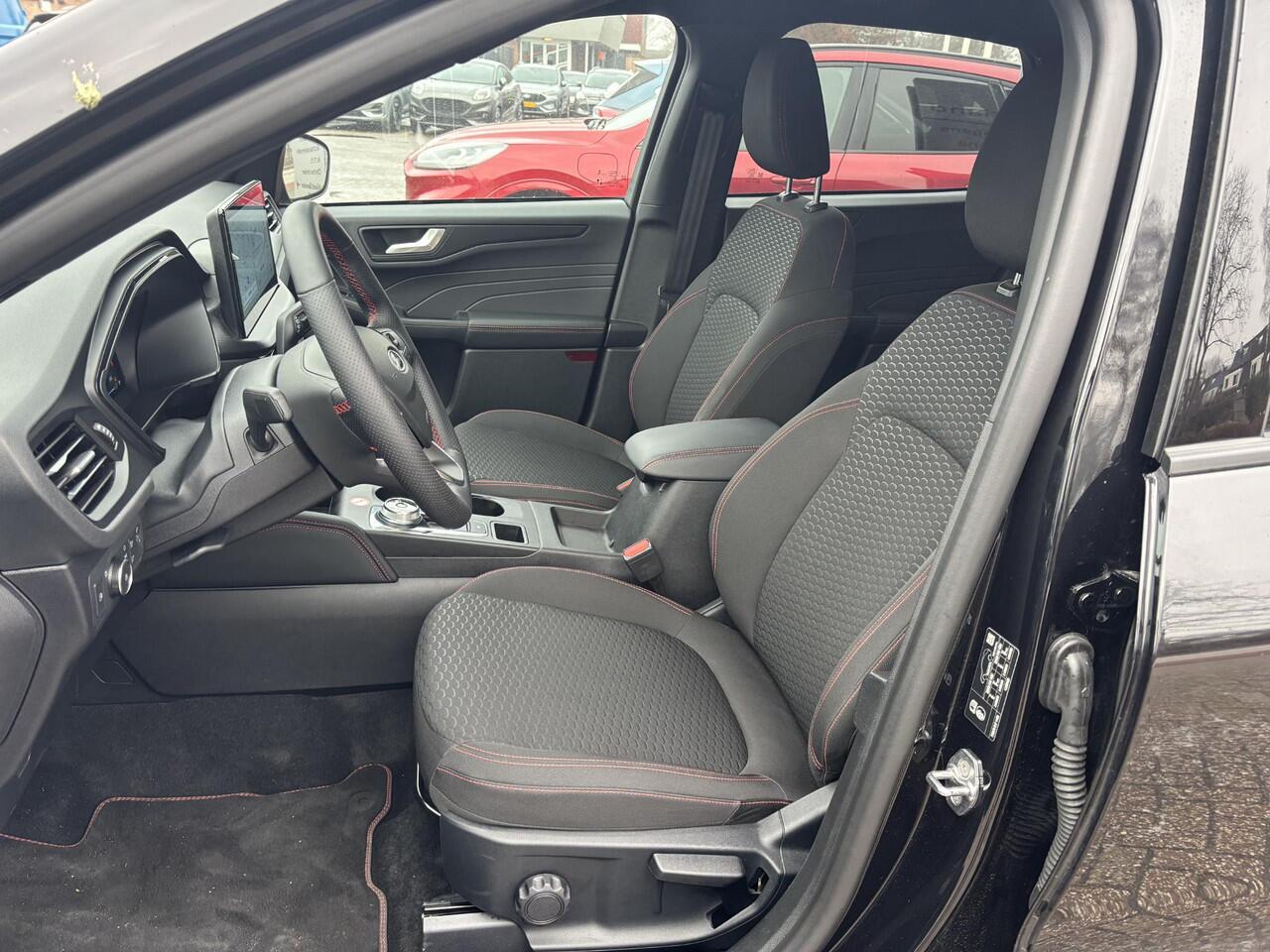 Ford KUGA 2.5 PHEV ST-Line SCI | Orig. NL Auto | Wegklapbare trekhaak | Winter Pack | Nieuw model