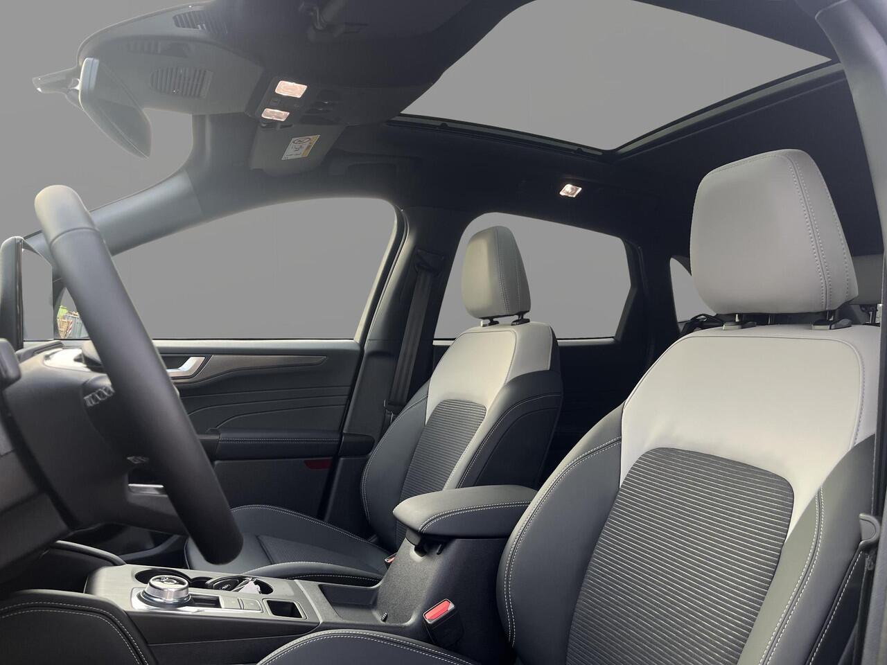 Ford KUGA 2.5 PHEV Sound Edition | Panoramadak | Electrische Trekhaak | Stoel,- Stuur- en Voorruitverwarming |