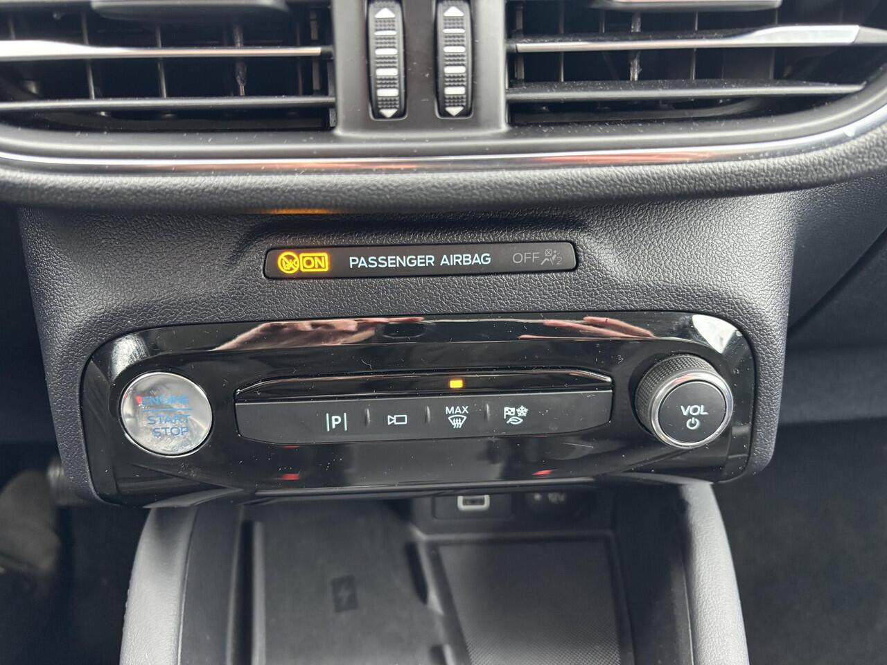 Ford KUGA 2.5 PHEV Titanium SCI |243pk | Orig. NL Auto | Wegklapbare trekhaak | Winter Pack | Adapitve cruise control | 2.100kg Trekgewicht