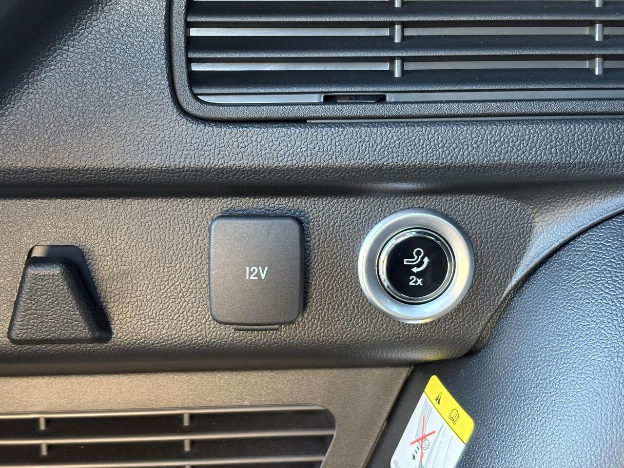 Ford KUGA 2.5 PHEV ST-Line | Orig. NL Auto | Nieuw model! | Wegklapbare trekhaak (elektrisch bedienbaar) | Winter Pack