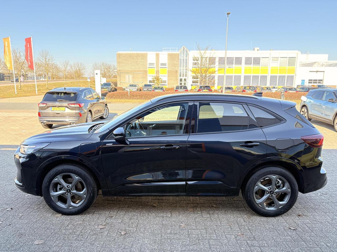 Ford KUGA 2.5 PHEV ST-Line | Orig. NL Auto | Nieuw model! | Wegklapbare trekhaak (elektrisch bedienbaar) | Winter Pack