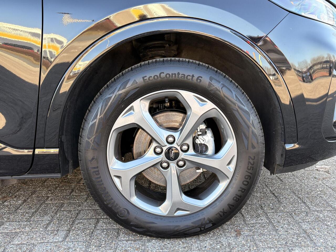 Ford KUGA 2.5 PHEV ST-Line | Orig. NL Auto | Nieuw model! | Wegklapbare trekhaak (elektrisch bedienbaar) | Winter Pack