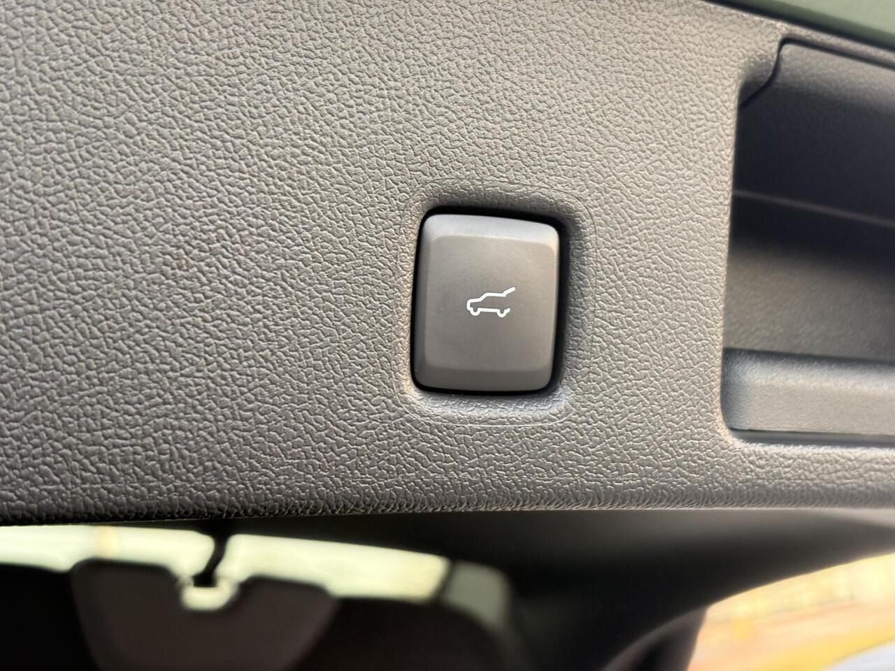 Ford KUGA 2.5 PHEV ST-Line X | Orig. NL Auto | Wegklapbare trekhaak (elektrisch bedienbaar) | Winter Pack | AGR-stoelen | Bang&Olufsen | Elektrische achterklep