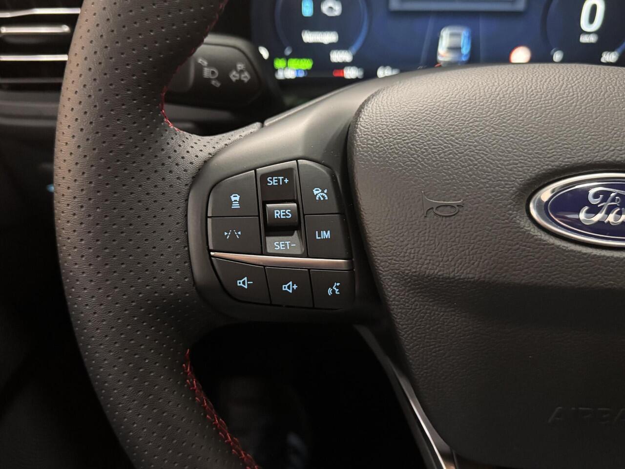 Ford KUGA 2.5 PHEV 243pk ST-Line X Trekhaak Winter Techno pack AGR Stoelen 20" LM HUD Fabrieksgarantie 26-6-2027