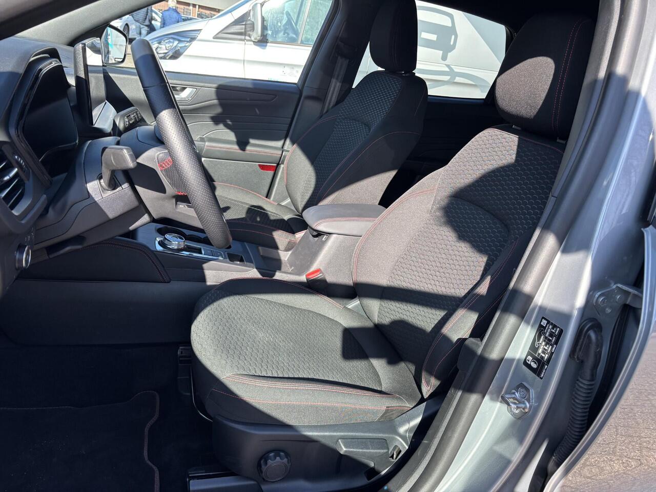 Ford KUGA 2.5 FHEV ST-Line | SCI | 190pk | Geen stekker nodig | Winterpack | Sync 4 Navigatie | Apple Carplay/Android auto | Achteruitrijcamera | All Weatherbanden