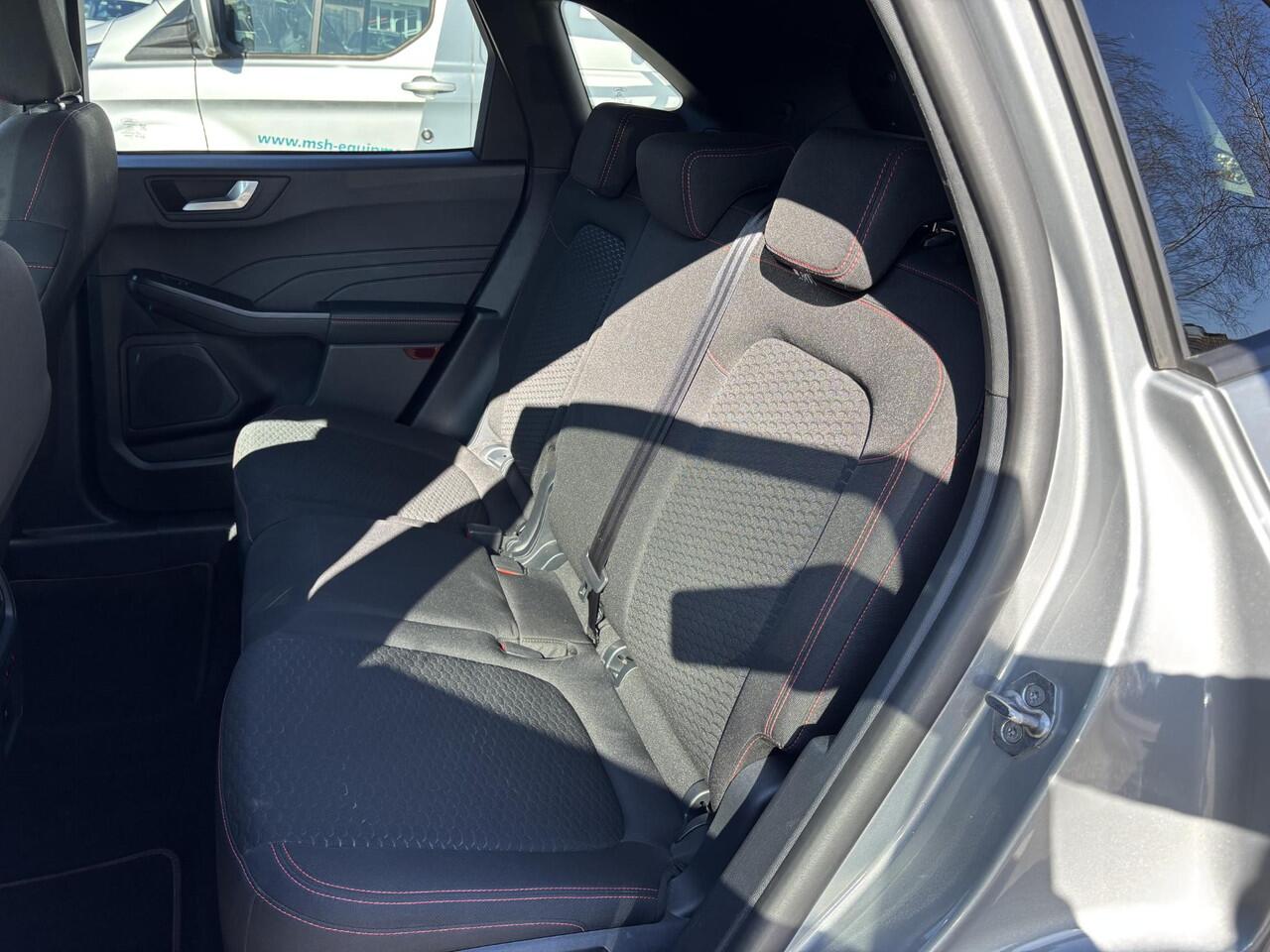 Ford KUGA 2.5 FHEV ST-Line | SCI | 190pk | Geen stekker nodig | Winterpack | Sync 4 Navigatie | Apple Carplay/Android auto | Achteruitrijcamera | All Weatherbanden
