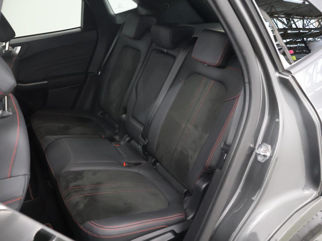 Ford KUGA 2.5 PHEV ST-Line X | Elekt. inklapbare Trekhaak | Panoramadak | Winterpakket | Head Up | Matrix Led | Cruise Control Adaptief |
