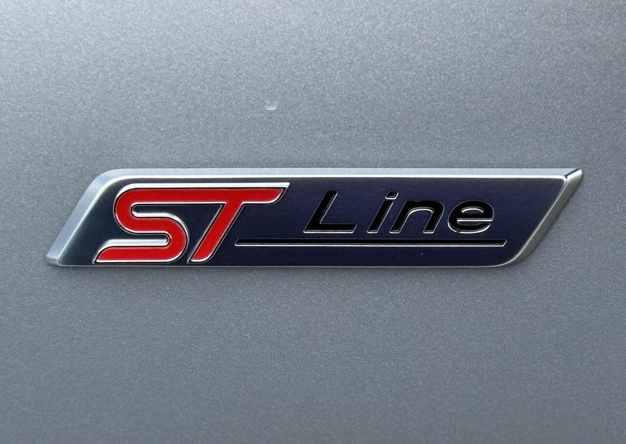 Ford KUGA 2.5 PHEV ST-Line X SCI | 243pk | Driver Assistance pack | Matrix LED | Black Package | Wegklapbare Trekhaak | Panoramadak | Winterpack | 2.100kg Trekgewicht