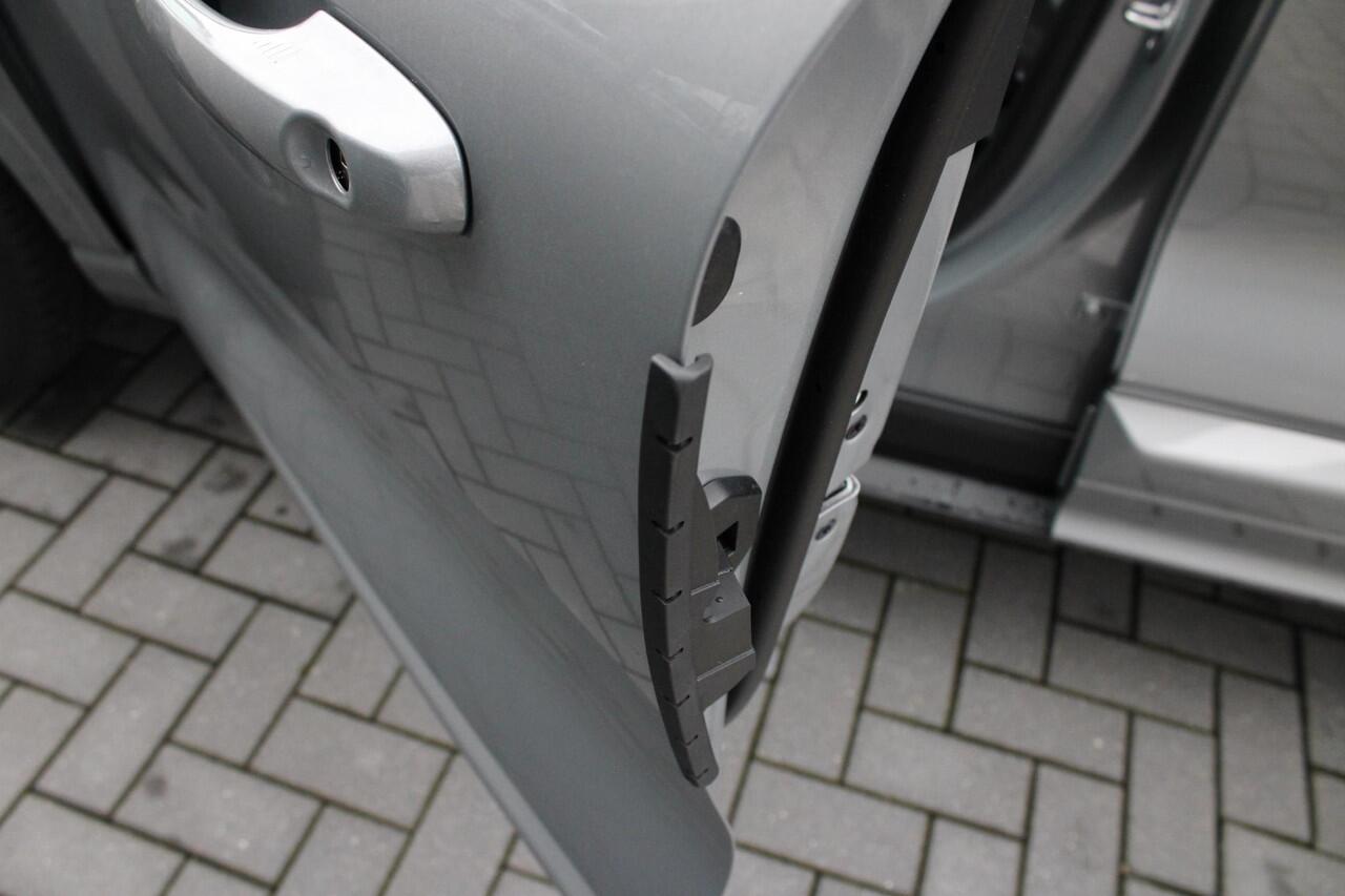 Ford KUGA 2.5 PHEV ST-Line X 243pk | Driver Assistance pack | Wegklapbare Trekhaak | Winterpack | Panorama dak | 19 inch velgen | Technology Pack | Solar Silver |