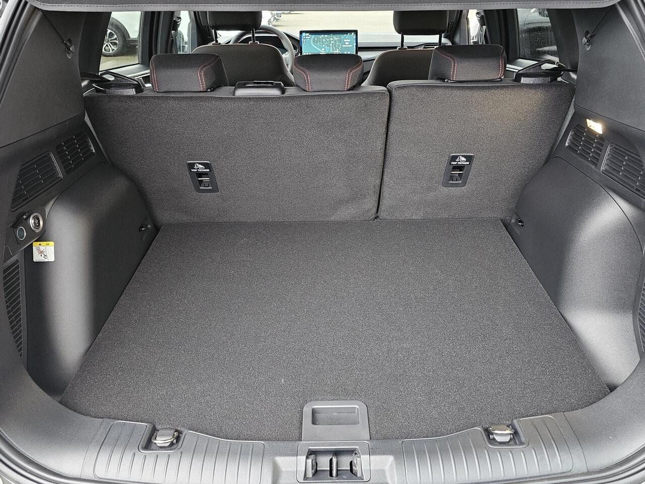 Ford KUGA 2.5 PHEV ST-Line 243 pk | Driver Assistance Pack | Wegklapbare trekhaak | 2.100 kg trekgewicht! | Winterpakket | 19 inch Licht metalen Velgen