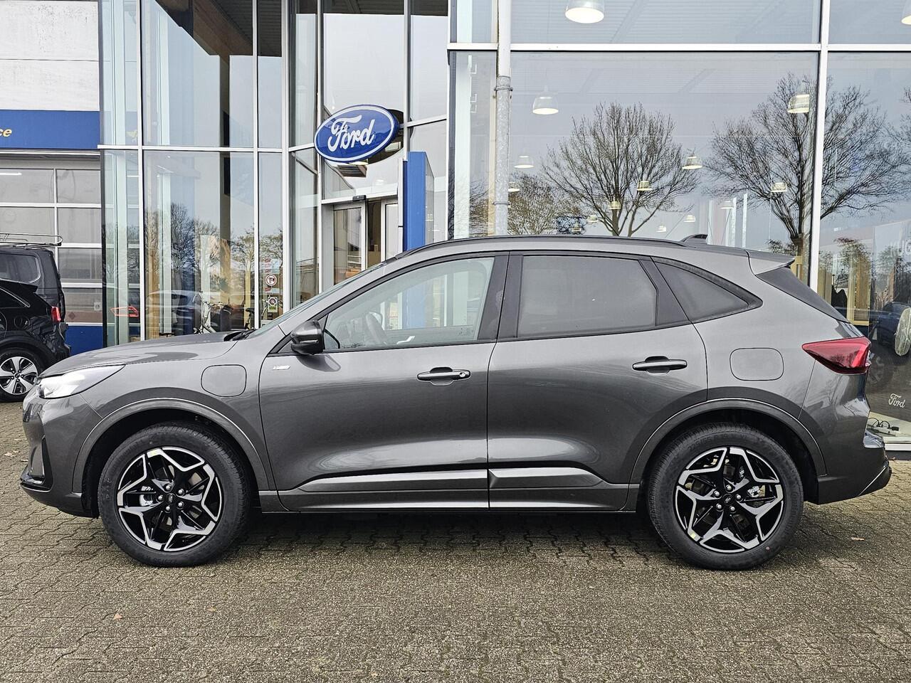 Ford KUGA 2.5 PHEV ST-Line 243 pk | Driver Assistance Pack | Wegklapbare trekhaak | 2.100 kg trekgewicht! | Winterpakket | 19 inch Licht metalen Velgen