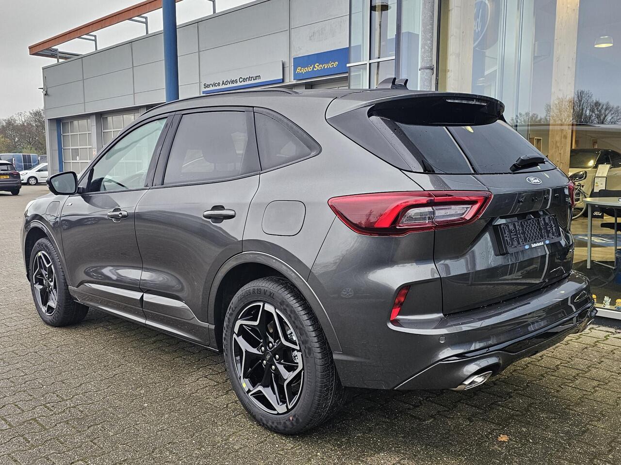 Ford KUGA 2.5 PHEV ST-Line 243 pk | Driver Assistance Pack | Wegklapbare trekhaak | 2.100 kg trekgewicht! | Winterpakket | 19 inch Licht metalen Velgen