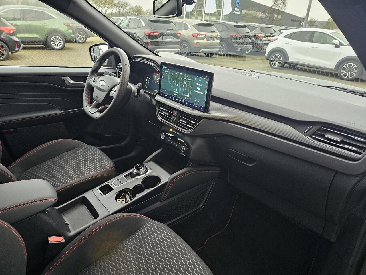 Ford KUGA 2.5 PHEV ST-Line 243 pk | Driver Assistance Pack | Wegklapbare trekhaak | 2.100 kg trekgewicht! | Winterpakket | 19 inch Licht metalen Velgen