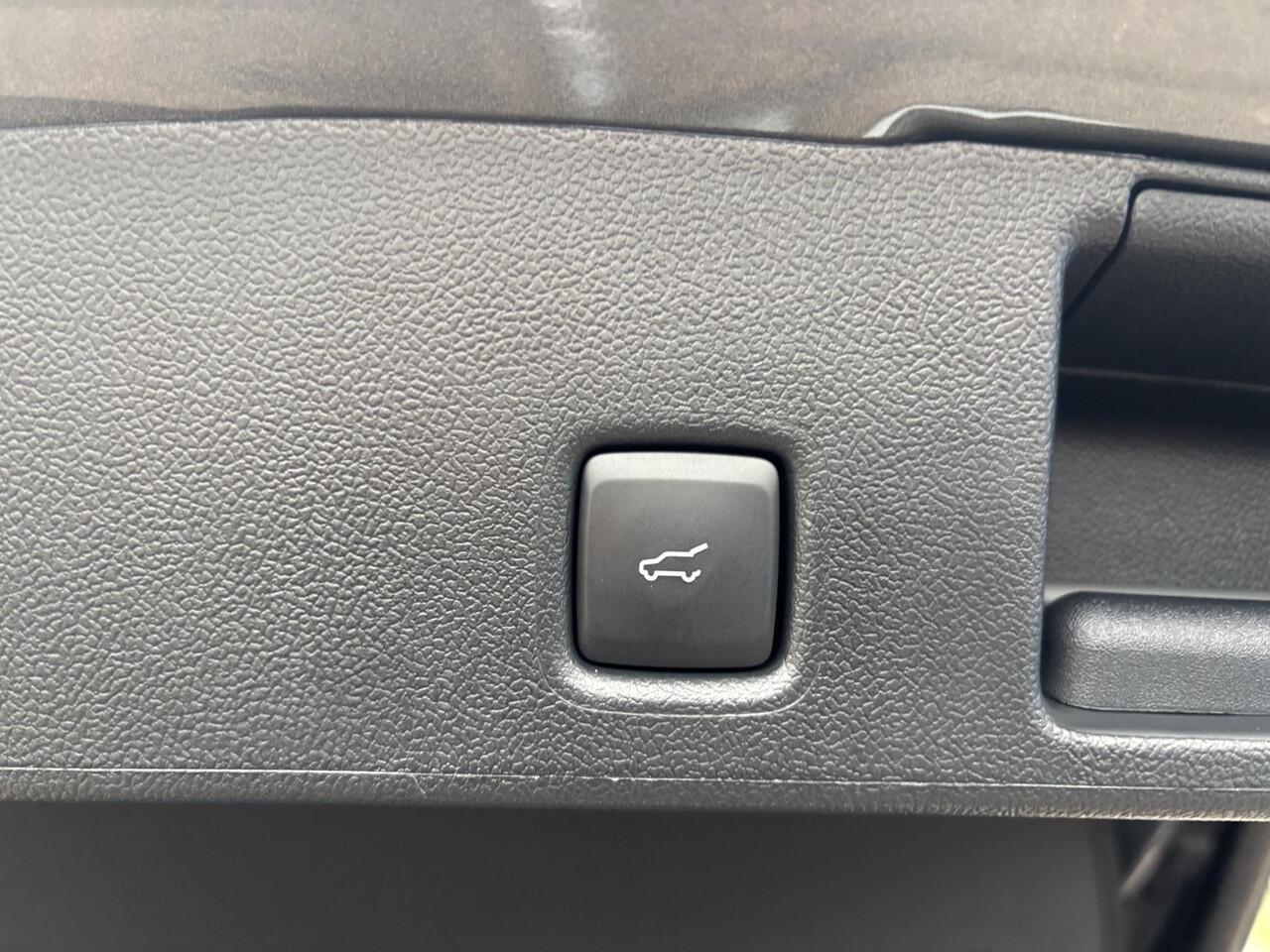 Ford KUGA 2.5 PHEV Sound Edition | 243pk | Ford Voorraad | Panorama Dak | 20 inch Lichtmetaal | Winterpack | Matrix LED | Driver Assistance Pack