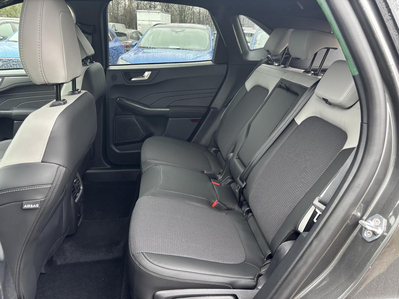 Ford KUGA 2.5 PHEV Sound Edition | 243pk | Ford Voorraad | Panorama Dak | 20 inch Lichtmetaal | Winterpack | Matrix LED | Driver Assistance Pack