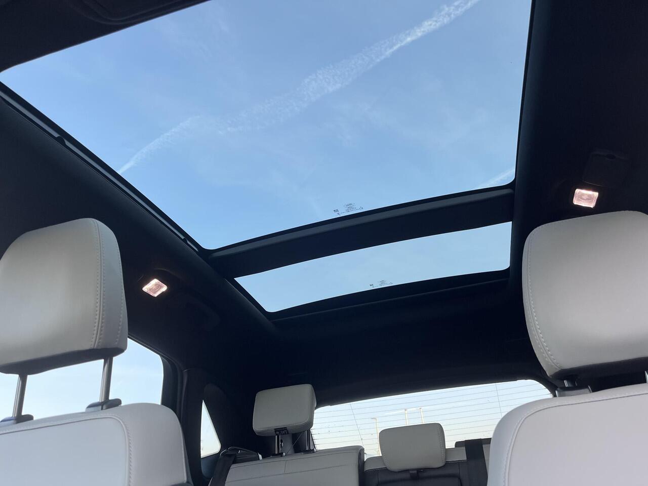 Ford KUGA 2.5 PHEV Sound Edition 243pk | Ford Voorraad | Panorama Dak | 20 inch Lichtmetaal | Winterpack | Matrix LED | Driver Assistance Pack