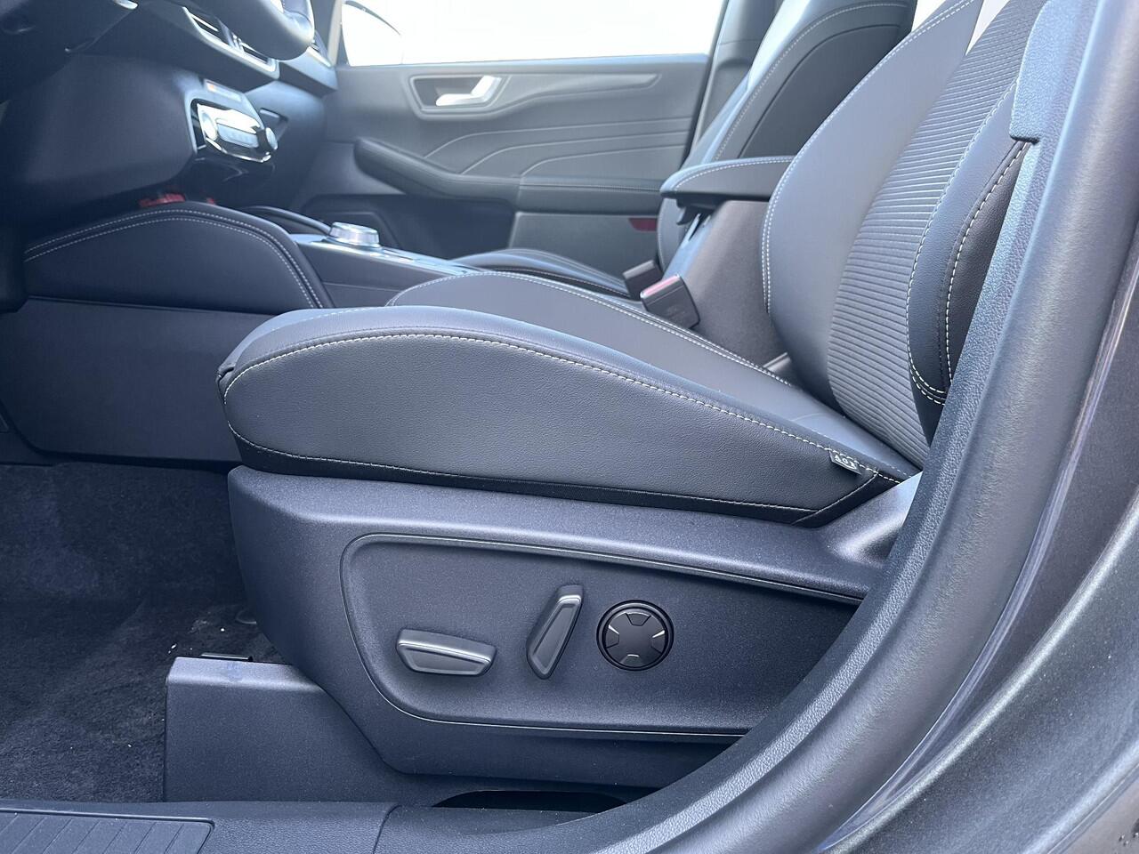 Ford KUGA 2.5 PHEV Sound Edition 243pk | Ford Voorraad | Panorama Dak | 20 inch Lichtmetaal | Winterpack | Matrix LED | Driver Assistance Pack