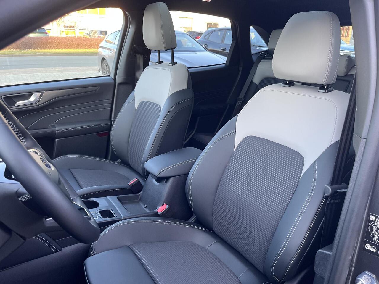 Ford KUGA 2.5 PHEV Sound Edition 243pk | Ford Voorraad | Panorama Dak | 20 inch Lichtmetaal | Winterpack | Matrix LED | Driver Assistance Pack