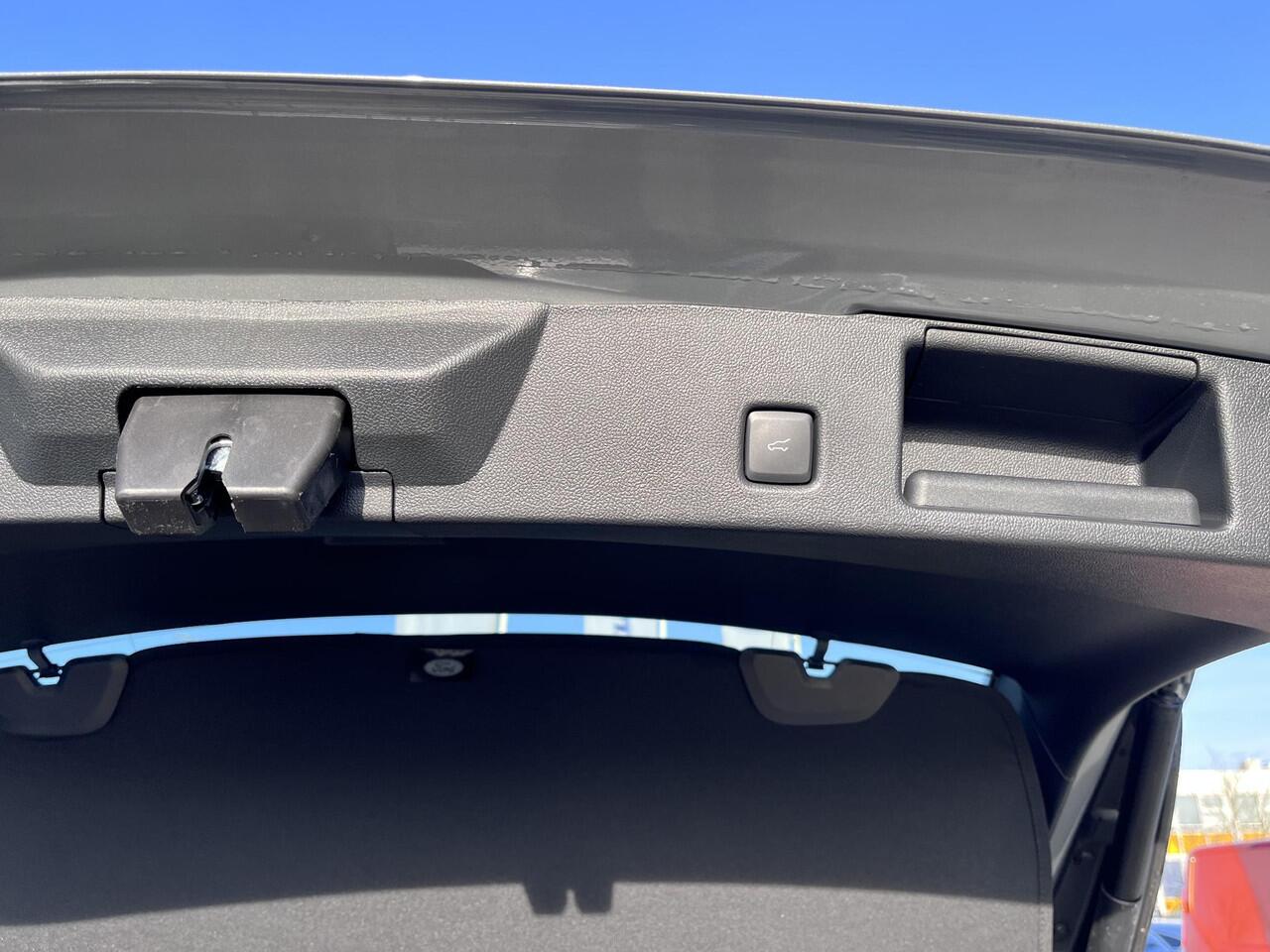 Ford KUGA 2.5 PHEV Sound Edition 243pk | Ford Voorraad | Panorama Dak | 20 inch Lichtmetaal | Winterpack | Matrix LED | Driver Assistance Pack