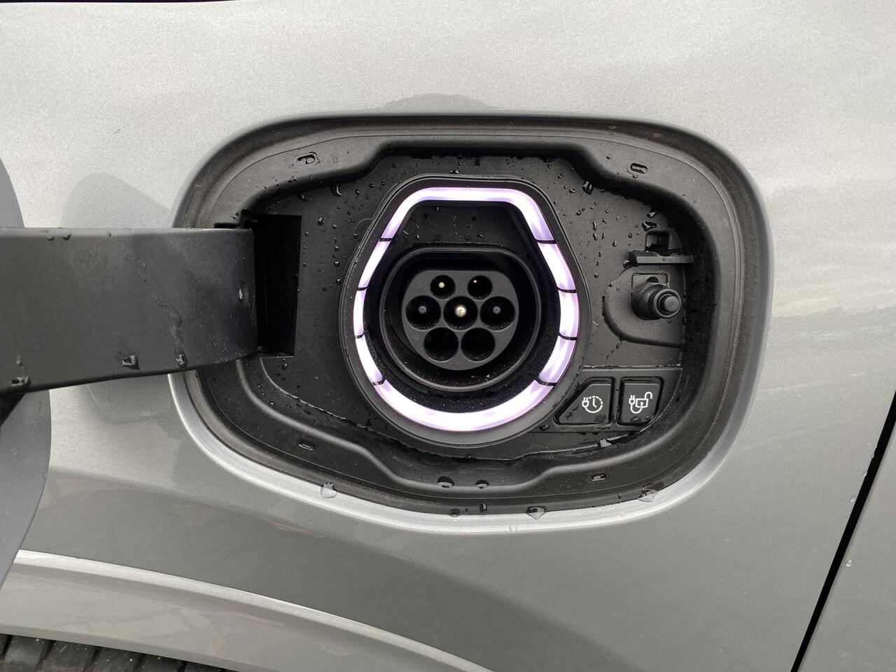 Ford KUGA 2.5 PHEV ST-Line X | 19 inch velgen | Panoramadak | Wegklapbare trekhaak | Winterpack | Matrix LED koplampen