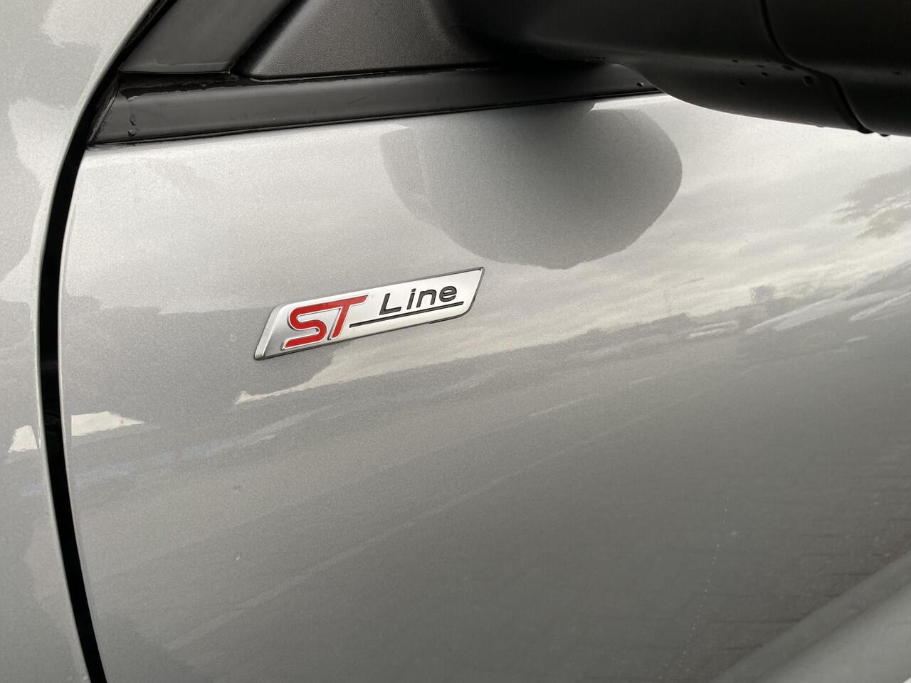 Ford KUGA 2.5 PHEV ST-Line X | 19 inch velgen | Panoramadak | Wegklapbare trekhaak | Winterpack | Matrix LED koplampen