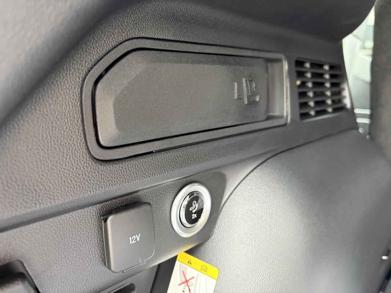 Ford KUGA 2.5 PHEV ST-Line X | Panoramadak | Electrische Trekhaak | Stoel,- Stuur,- & Voorruitverwarming |