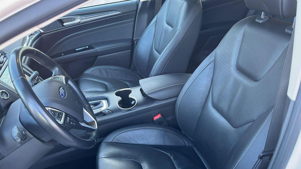 Ford MONDEO Wagon 2.0 IVCT HEV Titanium | Adaptieve cruise control | Trekhaak | Winter pack | Full LED | Vol leder