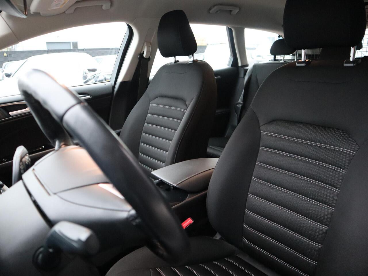 Ford MONDEO Wagon 1.5 Titanium Lease Edition | Clima | Cruise | Multimedia/navi | PDC |