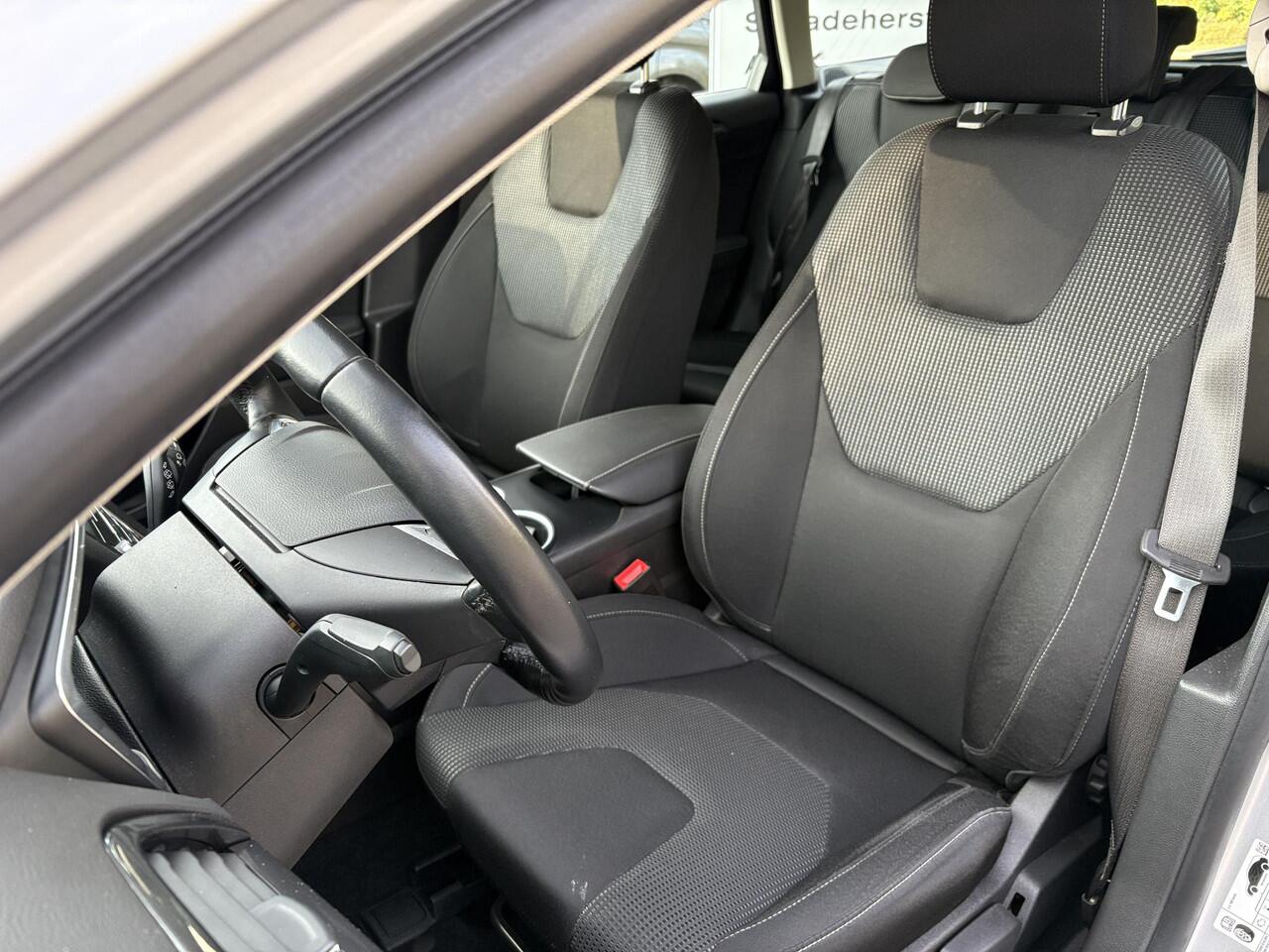 Ford MONDEO Wagon 2.0 IVCT HEV Titanium 187pk Automaat | Lichtmetaal | Navigatie | Apple Carplay / Android auto | Climate control