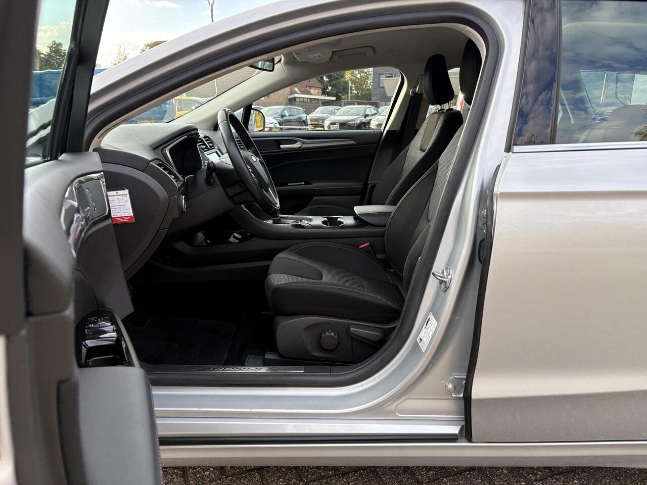 Ford MONDEO Wagon 2.0 IVCT HEV Titanium 187pk Automaat | Lichtmetaal | Navigatie | Apple Carplay / Android auto | Climate control